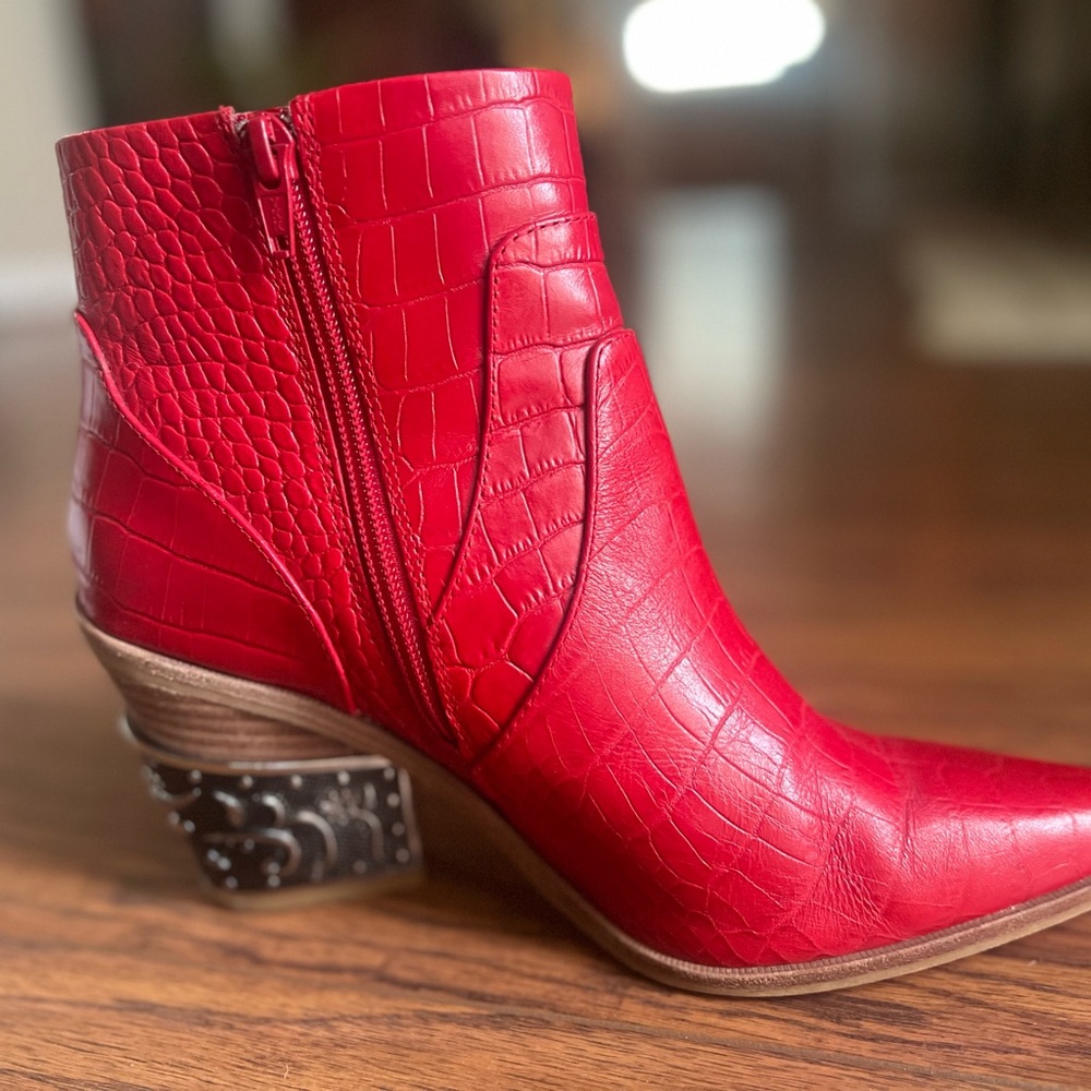 Gianni Bini Red Croc-Embossed Ankle Booties